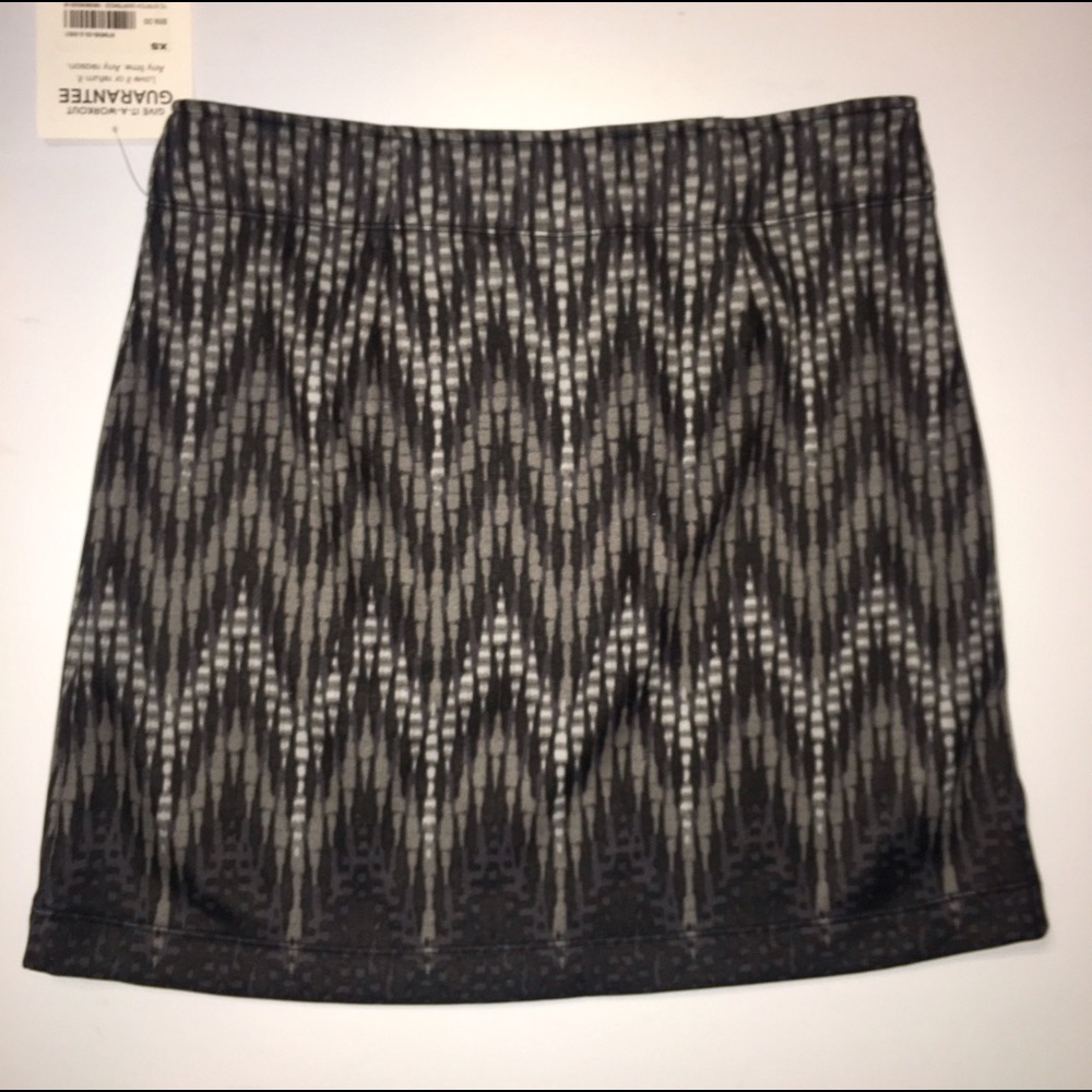 NWT Athleta Chevron Tech Stretch Fleece Skirt - Picture 8 of 8